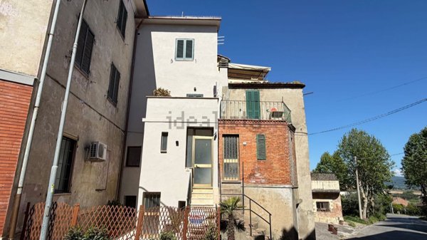 casa indipendente in vendita a Castiglione del Lago