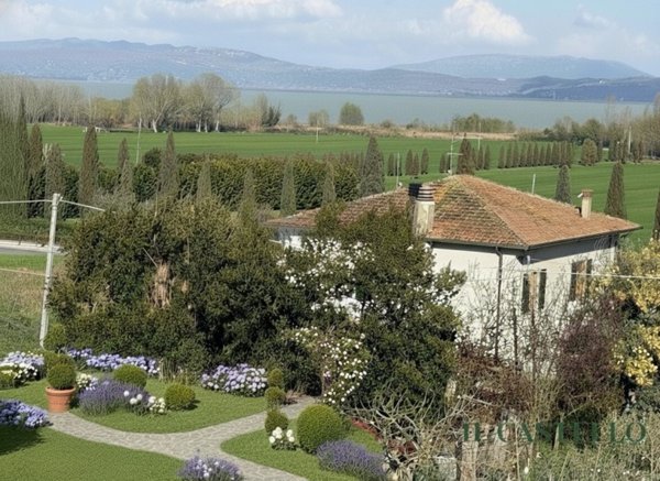 casa indipendente in vendita a Castiglione del Lago