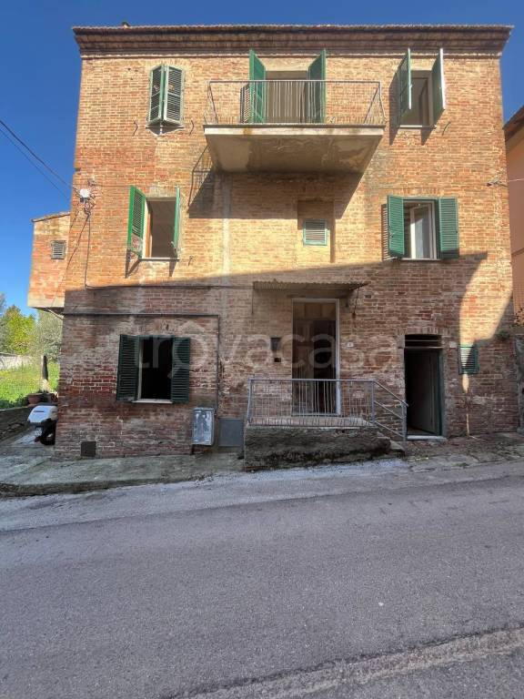 casa indipendente in vendita a Castiglione del Lago