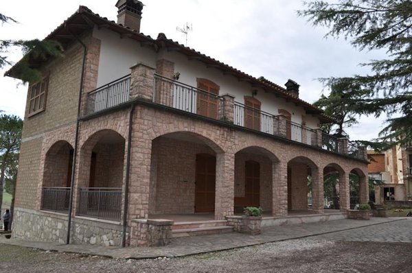 casa indipendente in vendita a Castiglione del Lago