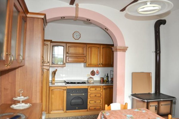 casa indipendente in vendita a Castiglione del Lago