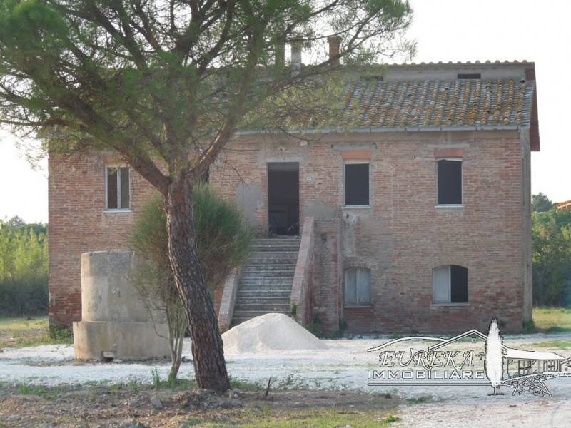 casa indipendente in vendita a Castiglione del Lago in zona Piana