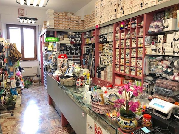 negozio in vendita a Castiglione del Lago