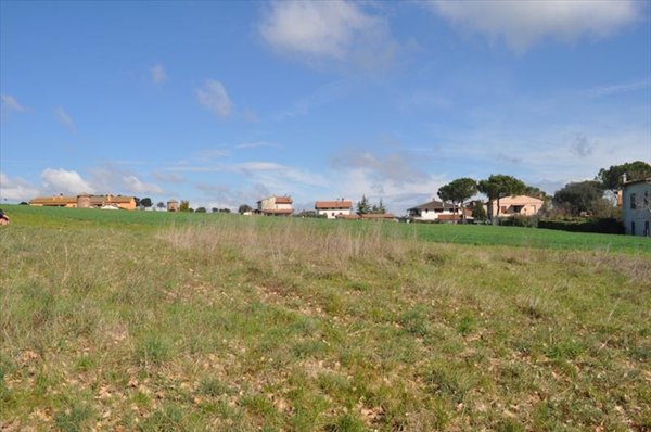 terreno edificabile in vendita a Castiglione del Lago