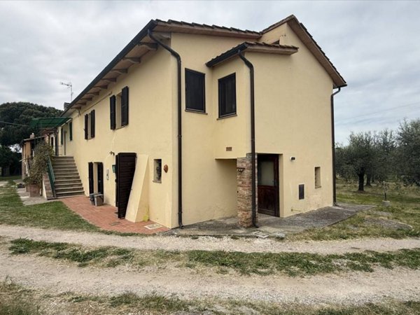 casa indipendente in vendita a Castiglione del Lago
