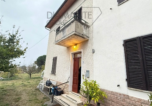 casa indipendente in vendita a Castiglione del Lago