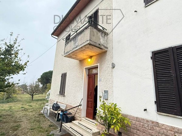 casa indipendente in vendita a Castiglione del Lago
