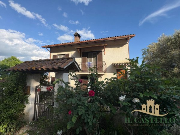 casa indipendente in vendita a Castiglione del Lago