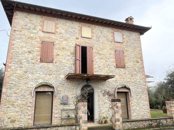 casa indipendente in vendita a Castiglione del Lago