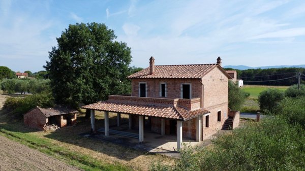 casa indipendente in vendita a Castiglione del Lago
