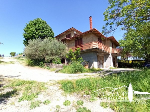 casa indipendente in vendita a Castiglione del Lago
