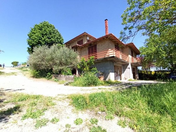 casa indipendente in vendita a Castiglione del Lago
