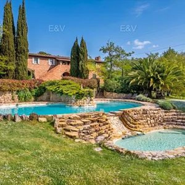 casa indipendente in vendita a Castiglione del Lago