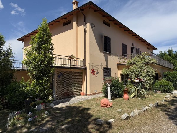 casa indipendente in vendita a Castiglione del Lago
