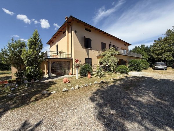 casa indipendente in vendita a Castiglione del Lago