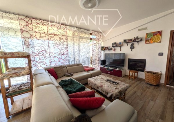 casa indipendente in vendita a Castiglione del Lago