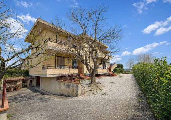 casa semindipendente in vendita a Castiglione del Lago