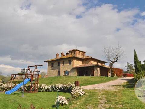 casa indipendente in vendita a Castiglione del Lago