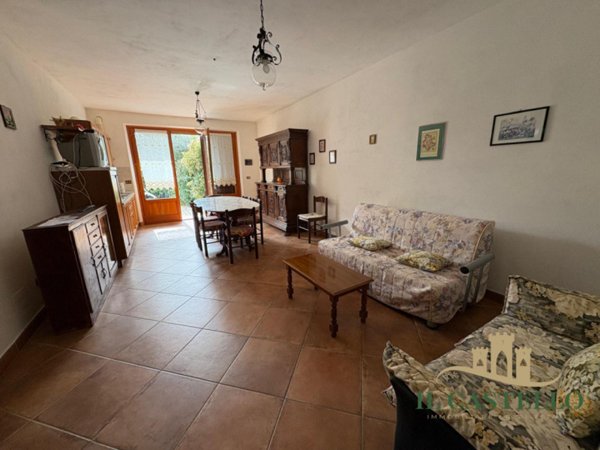 casa indipendente in vendita a Castiglione del Lago in zona Casamaggiore