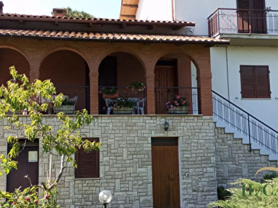 casa semindipendente in vendita a Castiglione del Lago in zona Casamaggiore