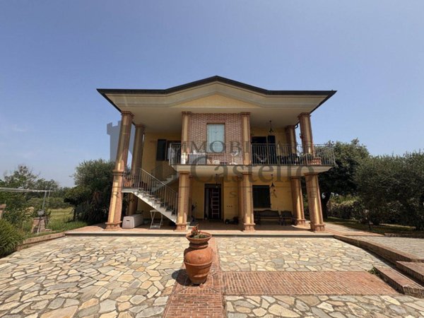 casa indipendente in vendita a Castiglione del Lago