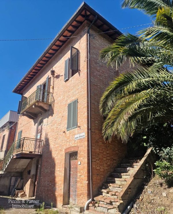 casa indipendente in vendita a Castiglione del Lago