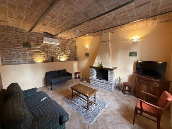 casa indipendente in vendita a Castiglione del Lago in zona Casamaggiore