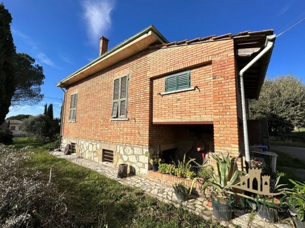 casa indipendente in vendita a Castiglione del Lago