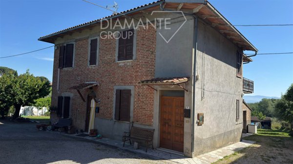 casa indipendente in vendita a Castiglione del Lago in zona Petrignano del Lago