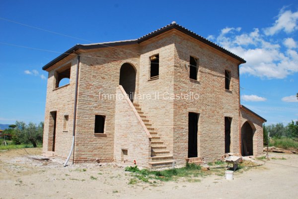 casale in vendita a Castiglione del Lago in zona Casamaggiore