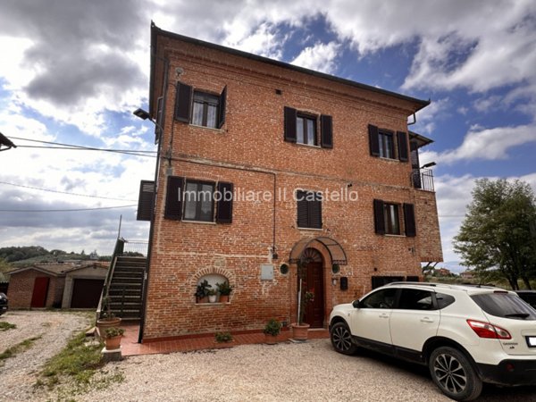 casa indipendente in vendita a Castiglione del Lago
