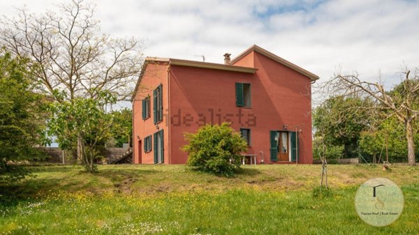 casa indipendente in vendita a Castiglione del Lago in zona Vaiano