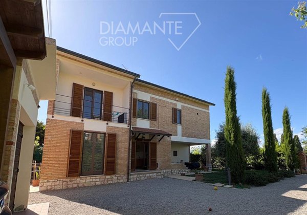casa semindipendente in vendita a Castiglione del Lago