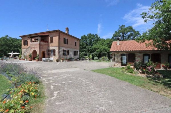 casa indipendente in vendita a Castiglione del Lago