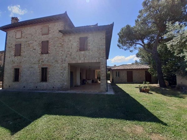 casa indipendente in vendita a Castiglione del Lago