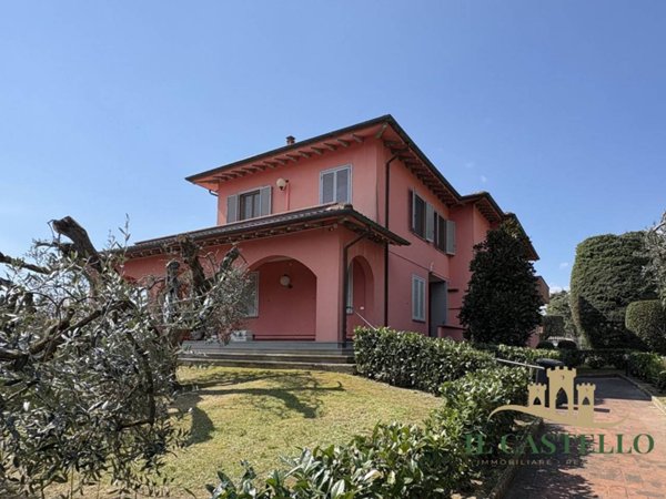 casa indipendente in vendita a Castiglione del Lago