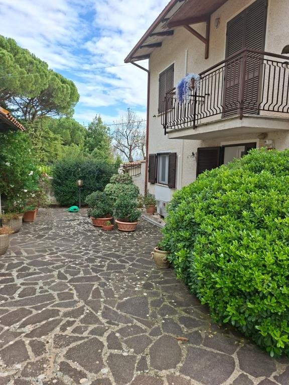 casa indipendente in vendita a Castiglione del Lago