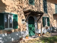 casa indipendente in vendita a Castiglione del Lago in zona Gioiella
