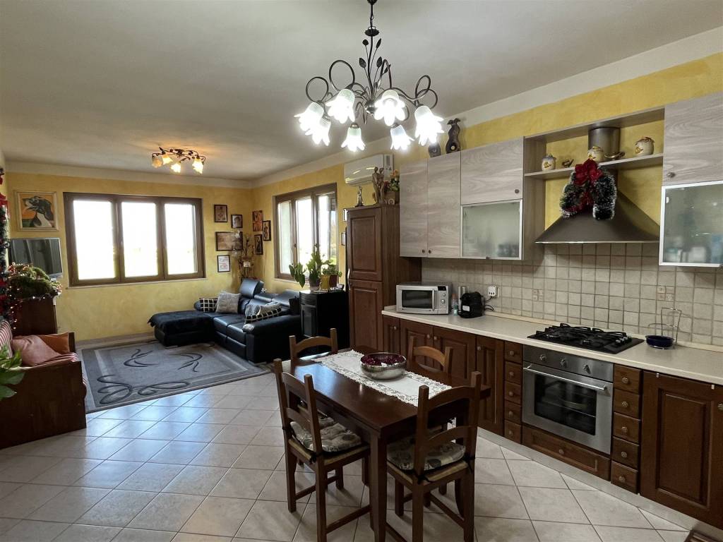 casa indipendente in vendita a Castiglione del Lago