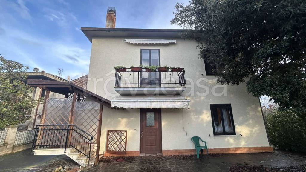 casa indipendente in vendita a Castiglione del Lago in zona Panicarola