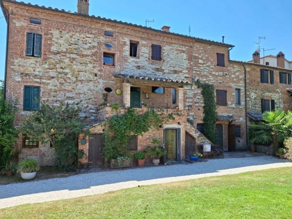 casale in vendita a Castiglione del Lago