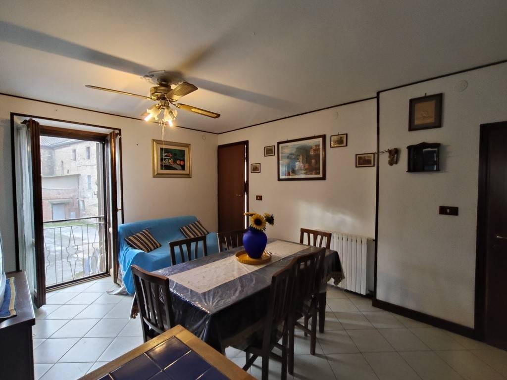 casa indipendente in vendita a Castiglione del Lago in zona Macchie