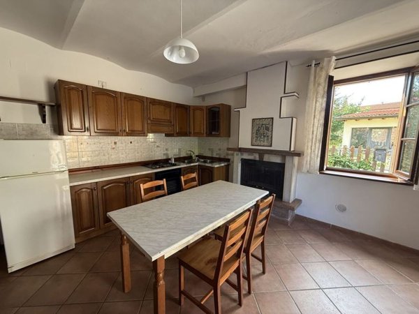 casa indipendente in vendita a Castiglione del Lago in zona Panicarola