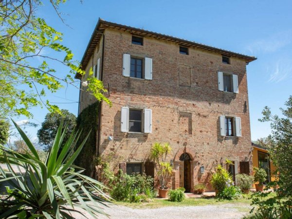 casa indipendente in vendita a Castiglione del Lago in zona Gioiella