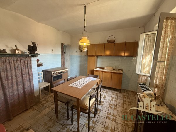 casa semindipendente in vendita a Castiglione del Lago in zona Casamaggiore