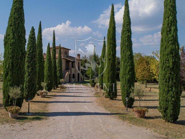 casale in vendita a Castiglione del Lago