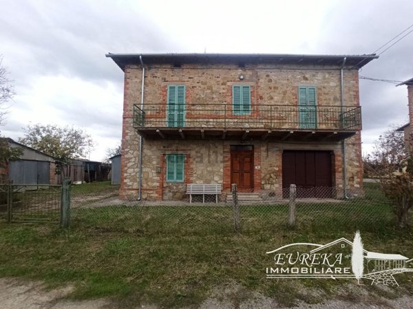 casa indipendente in vendita a Castiglione del Lago