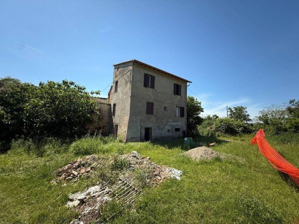 casa indipendente in vendita a Castiglione del Lago