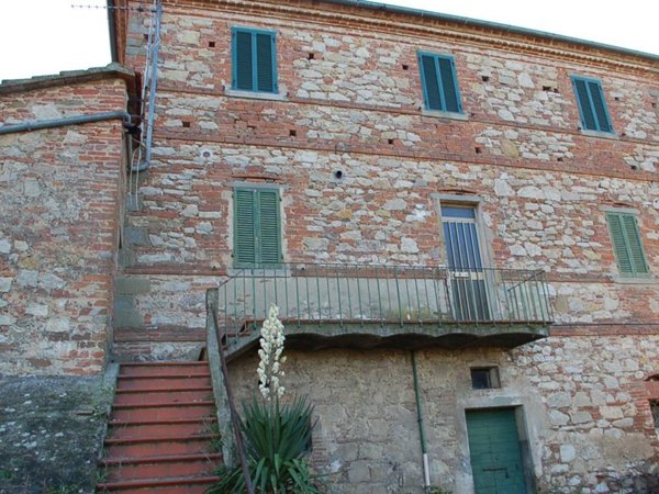 casa indipendente in vendita a Castiglione del Lago in zona Panicarola