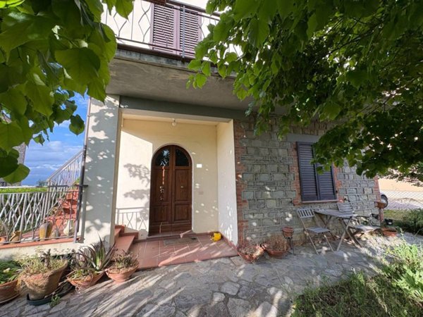 casa indipendente in vendita a Castiglione del Lago in zona Panicarola